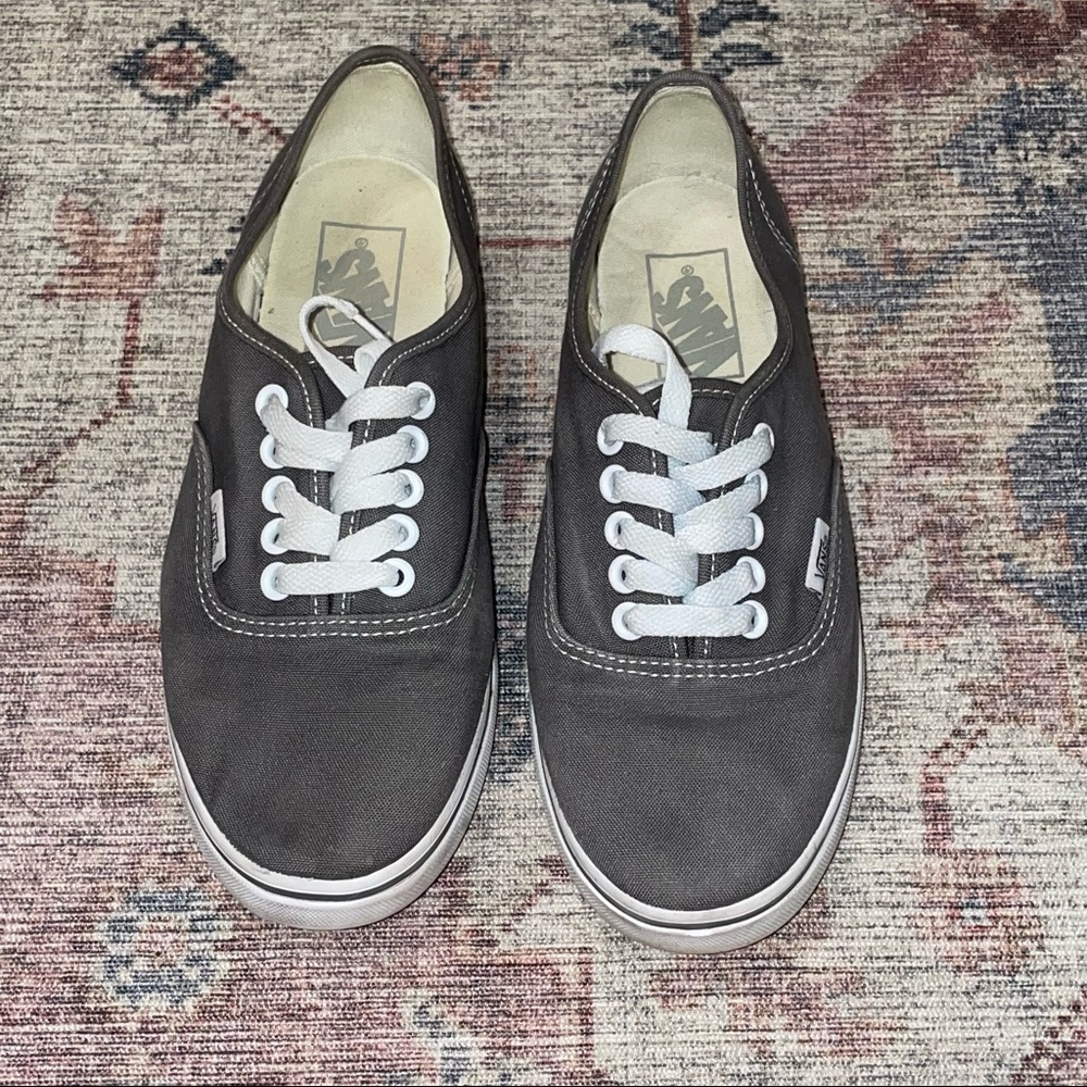 Vans Canvas Sneaker SZ 7